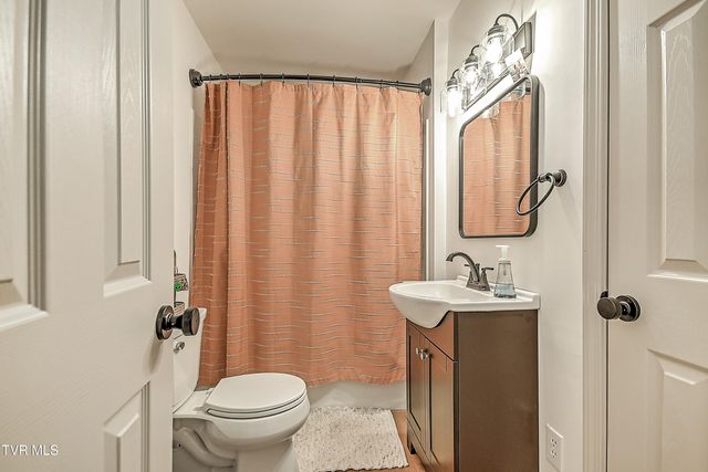 1617 Woodside Drive, Kingsport, TN 37664