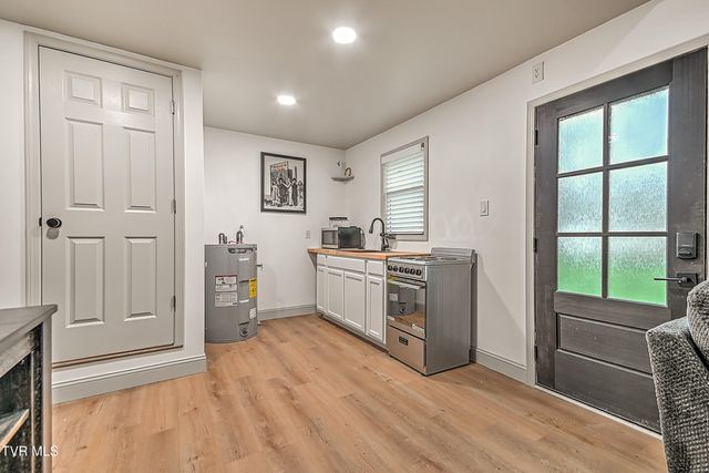 1617 Woodside Drive, Kingsport, TN 37664