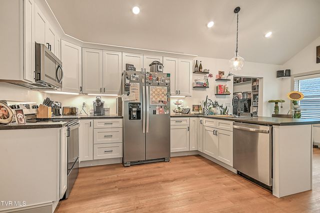 1617 Woodside Drive, Kingsport, TN 37664