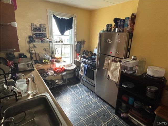 105 Charmouth Dr Drive 107, Syracuse, NY 13207