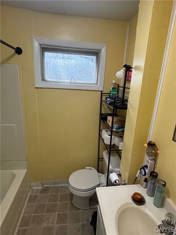 105 Charmouth Dr Drive 107, Syracuse, NY 13207