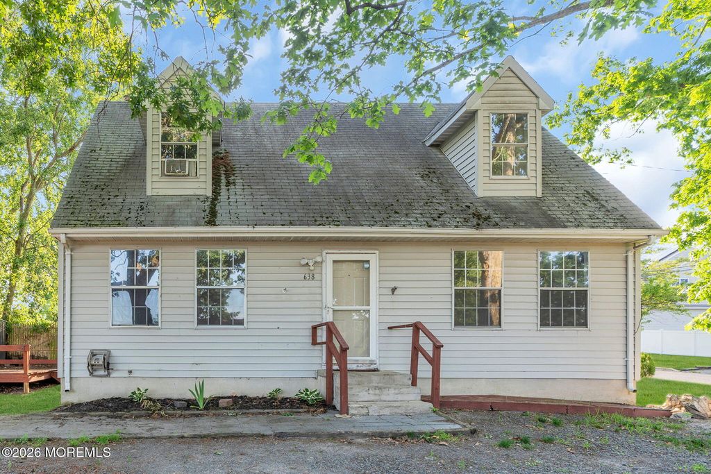 638 Demont Street, Toms River, NJ 08753