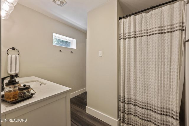 1701 Rugby Ave, Knoxville, TN 37920