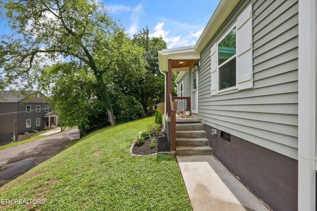 1701 Rugby Ave, Knoxville, TN 37920