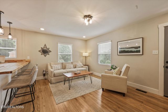 1701 Rugby Ave, Knoxville, TN 37920