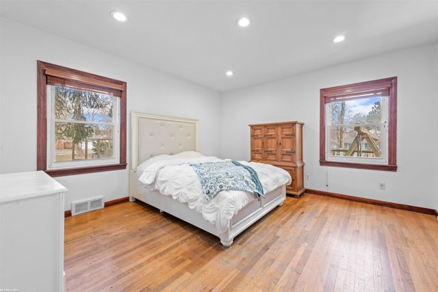 21450 Whittington Street, Farmington, MI 48336