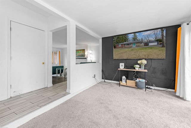 21450 Whittington Street, Farmington, MI 48336