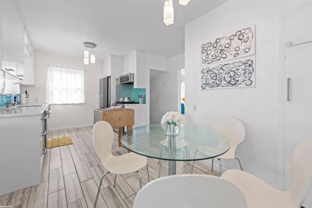 21450 Whittington Street, Farmington, MI 48336