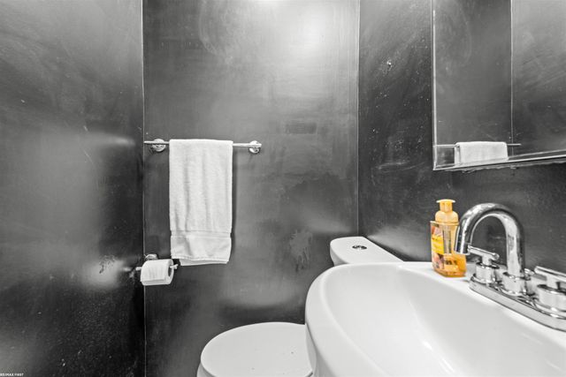 21450 Whittington Street, Farmington, MI 48336