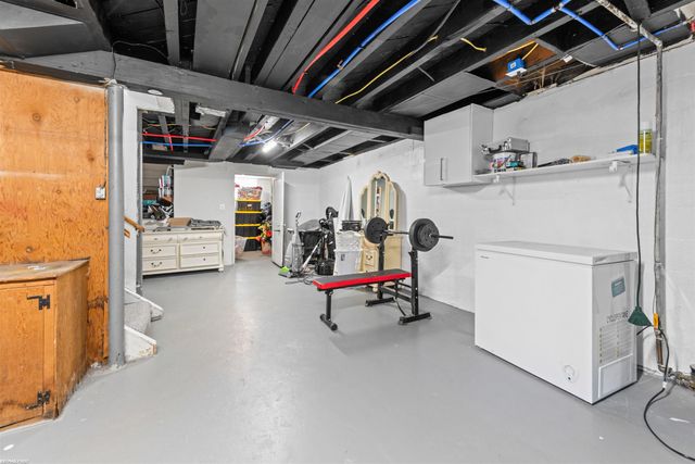 21450 Whittington Street, Farmington, MI 48336