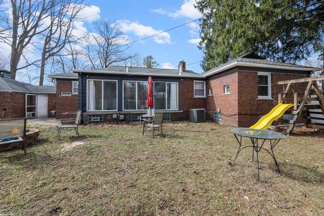 21450 Whittington Street, Farmington, MI 48336