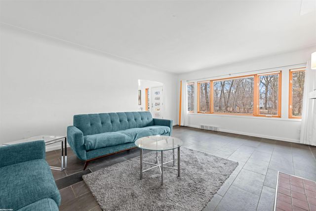 21450 Whittington Street, Farmington, MI 48336