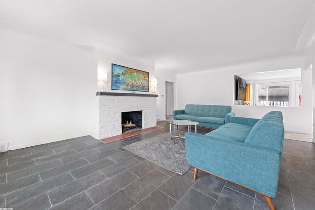 21450 Whittington Street, Farmington, MI 48336