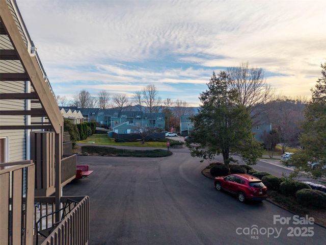 1 Lynx Drive C-1, Black Mountain, NC 28711