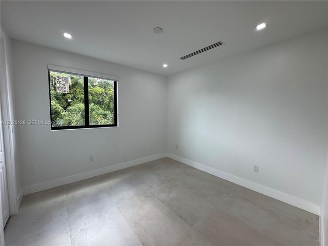 1924 NW 27th Street, Miami, FL 33142