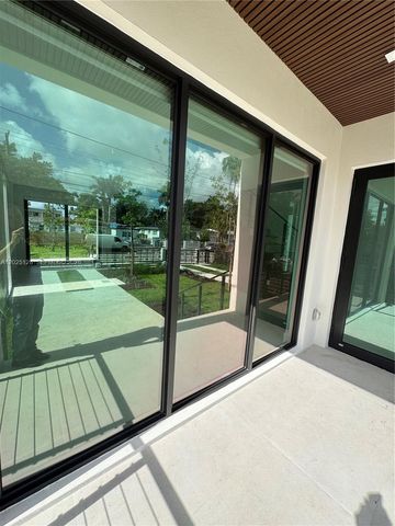 1924 NW 27th Street, Miami, FL 33142