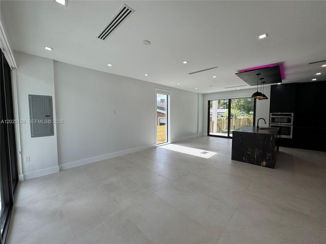 1924 NW 27th Street, Miami, FL 33142
