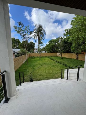 1924 NW 27th Street, Miami, FL 33142