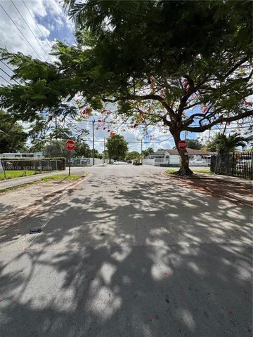 1924 NW 27th Street, Miami, FL 33142