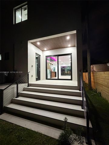 1924 NW 27th Street, Miami, FL 33142