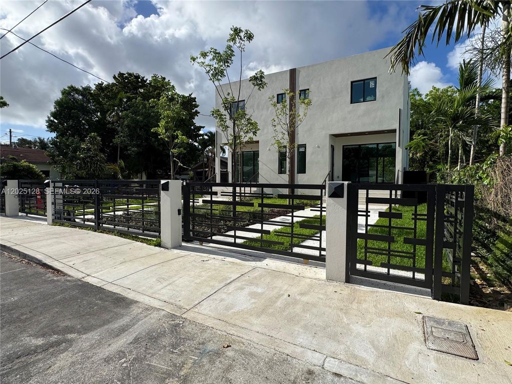 1924 NW 27th Street, Miami, FL 33142