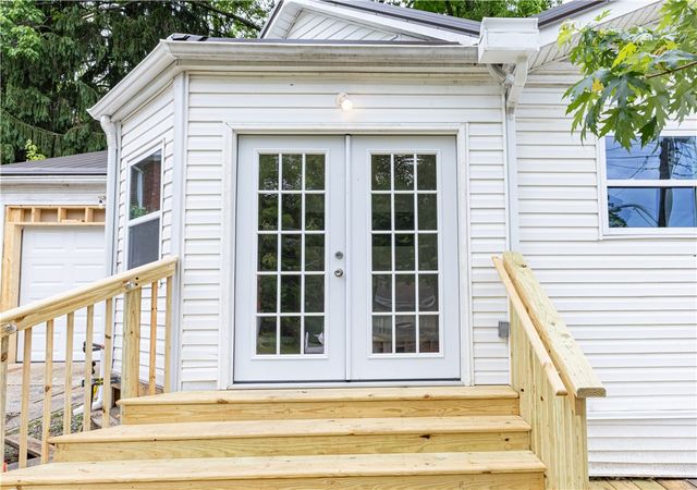 108 Lewis Dr, Penn Hills, PA 15235