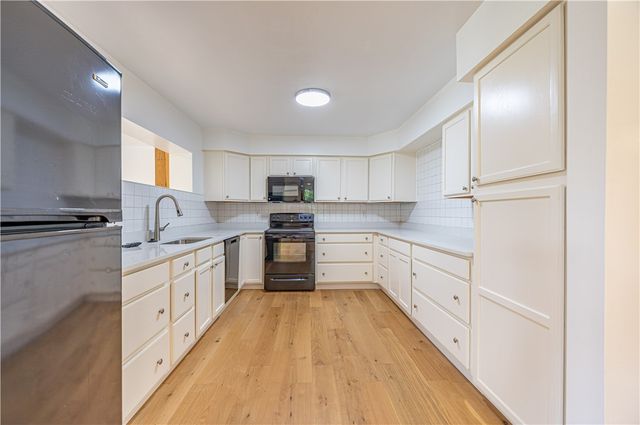 108 Lewis Dr, Penn Hills, PA 15235