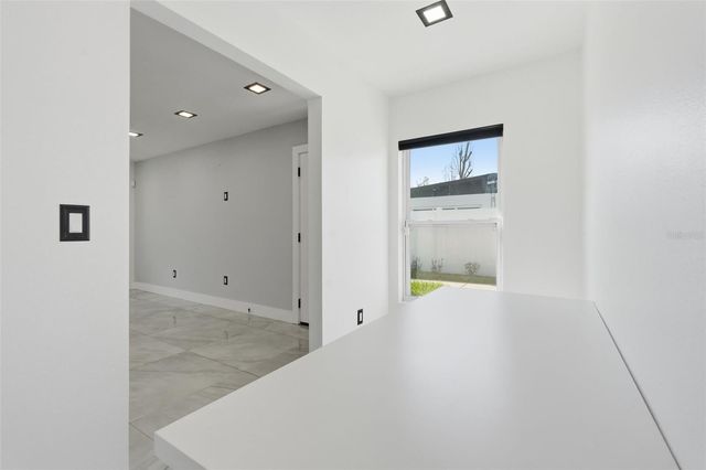 10104 N DARTMOUTH AVENUE, Tampa, FL 33612