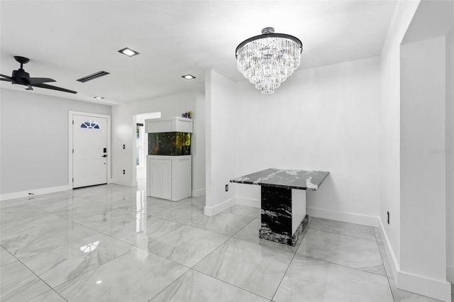 10104 N DARTMOUTH AVENUE, Tampa, FL 33612