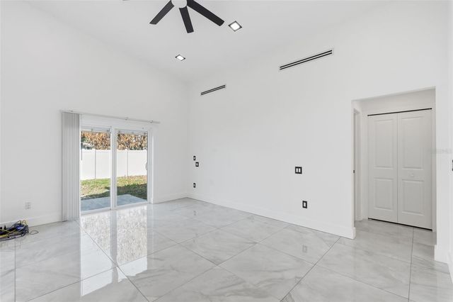 10104 N DARTMOUTH AVENUE, Tampa, FL 33612