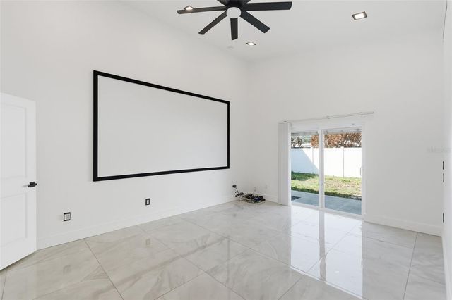 10104 N DARTMOUTH AVENUE, Tampa, FL 33612