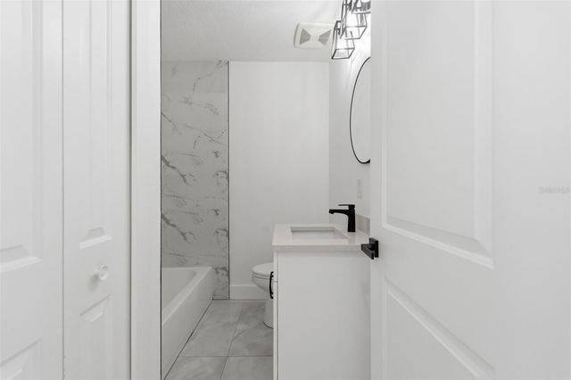 10104 N DARTMOUTH AVENUE, Tampa, FL 33612