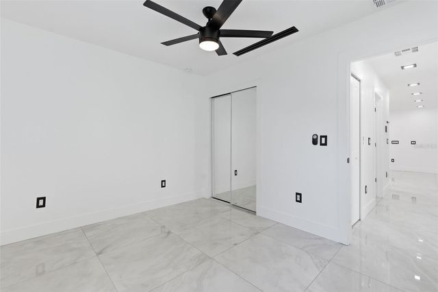 10104 N DARTMOUTH AVENUE, Tampa, FL 33612