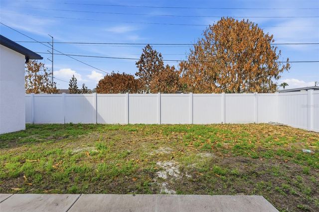 10104 N DARTMOUTH AVENUE, Tampa, FL 33612