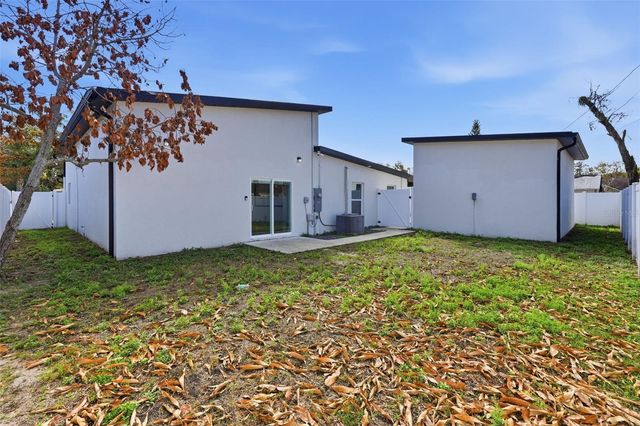 10104 N DARTMOUTH AVENUE, Tampa, FL 33612