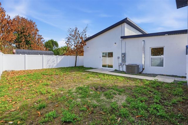 10104 N DARTMOUTH AVENUE, Tampa, FL 33612