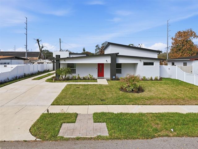 10104 N DARTMOUTH AVENUE, Tampa, FL 33612