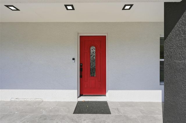 10104 N DARTMOUTH AVENUE, Tampa, FL 33612