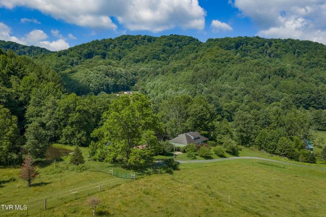 120 Teaberry Road, Roan Mountain, TN 37687