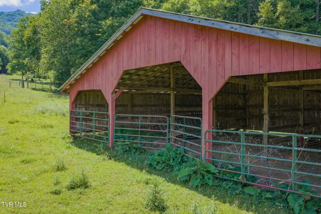 120 Teaberry Road, Roan Mountain, TN 37687