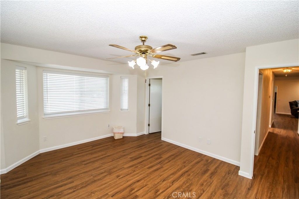 Image 11 of property listing at 12787 Cypress, Victorville, CA 92395