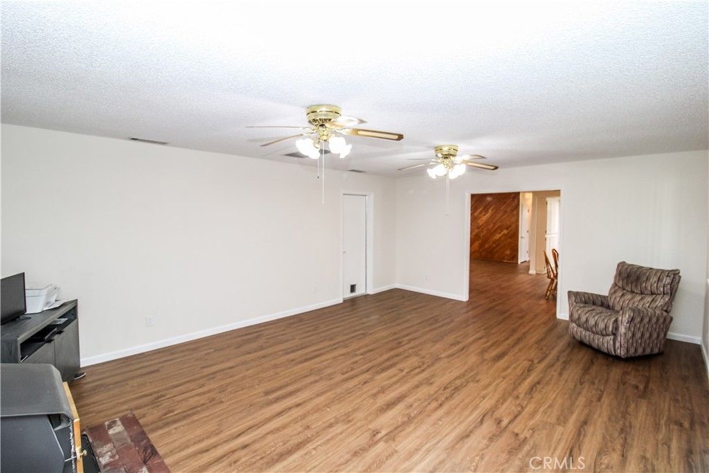 Image 17 of property listing at 12787 Cypress, Victorville, CA 92395