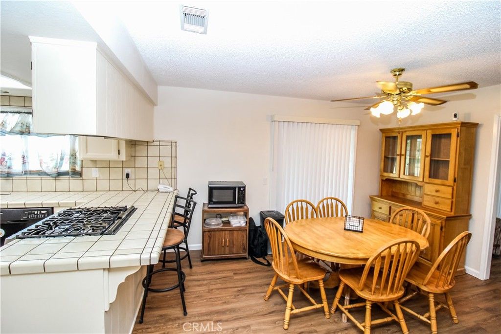 Image 6 of property listing at 12787 Cypress, Victorville, CA 92395