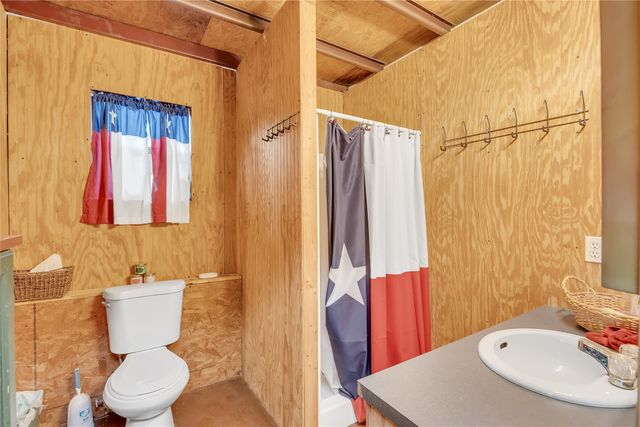 2232 Highway 164 E, Groesbeck, TX 76642