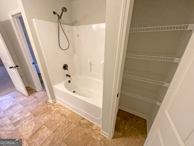 1036 Glenwyck Drive, Braselton, GA 30517