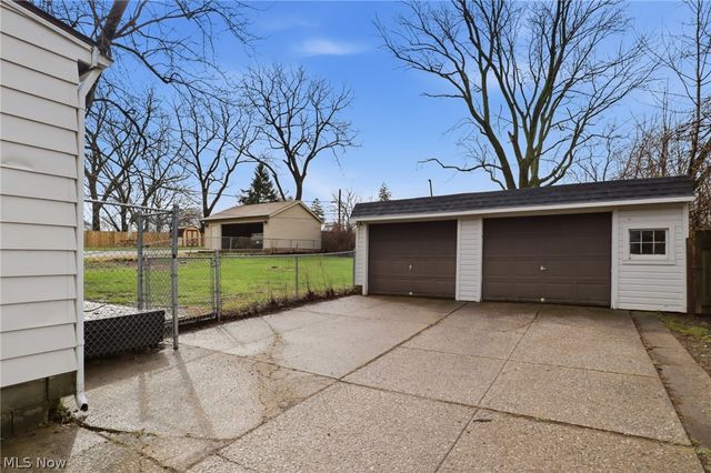 6703 Theota Avenue, Parma, OH 44129