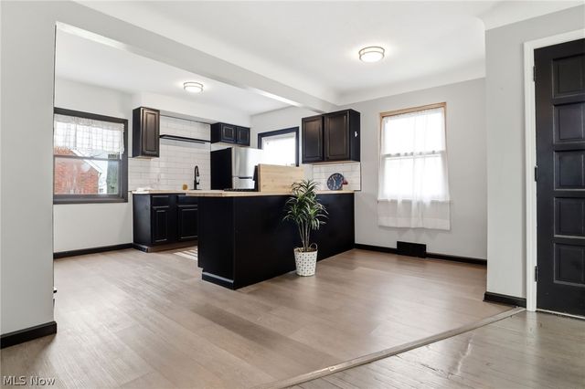 6703 Theota Avenue, Parma, OH 44129