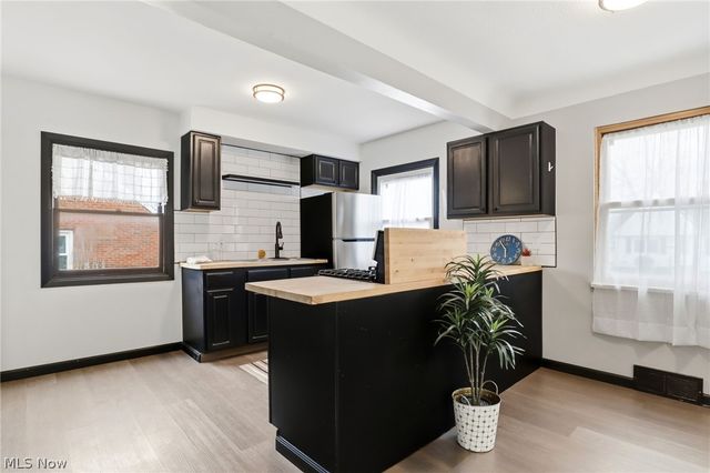 6703 Theota Avenue, Parma, OH 44129