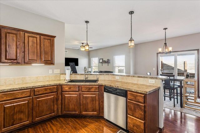 2402 S Fieldcrest, Wichita, KS 67215