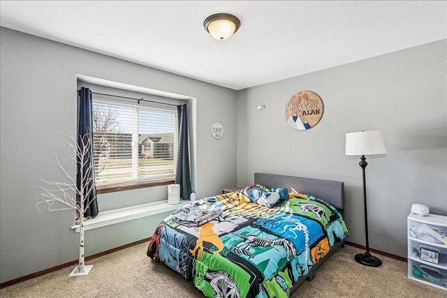 2402 S Fieldcrest, Wichita, KS 67215